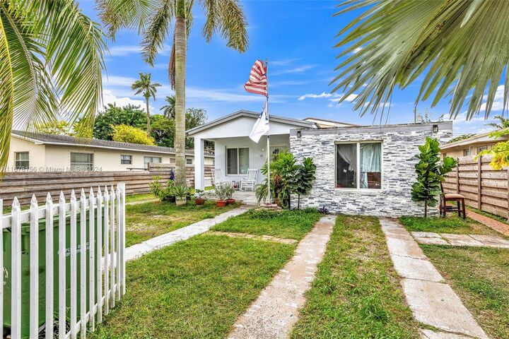 110 NE 9th Ct  Homestead FL 33030 photo