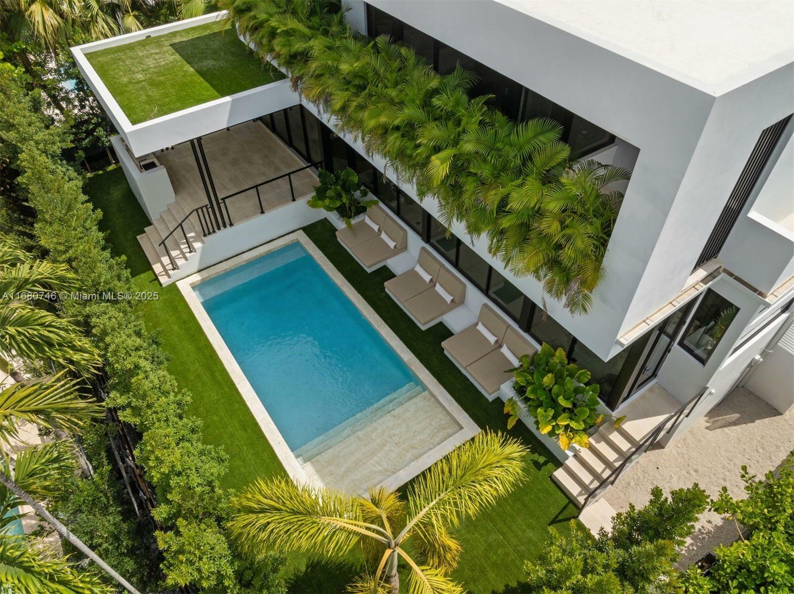 Property Photo: 650 Warren Ln FL 33149
