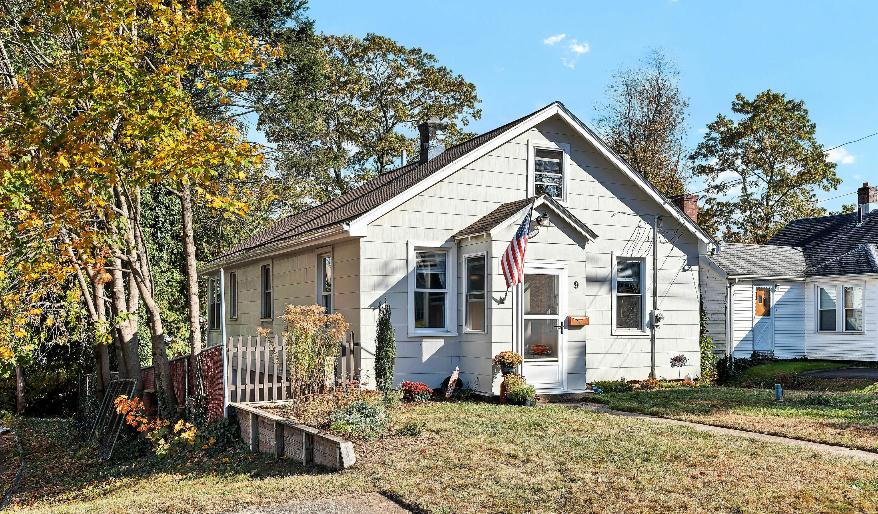 Property Photo:  9 Overlook Avenue  CT 06010 