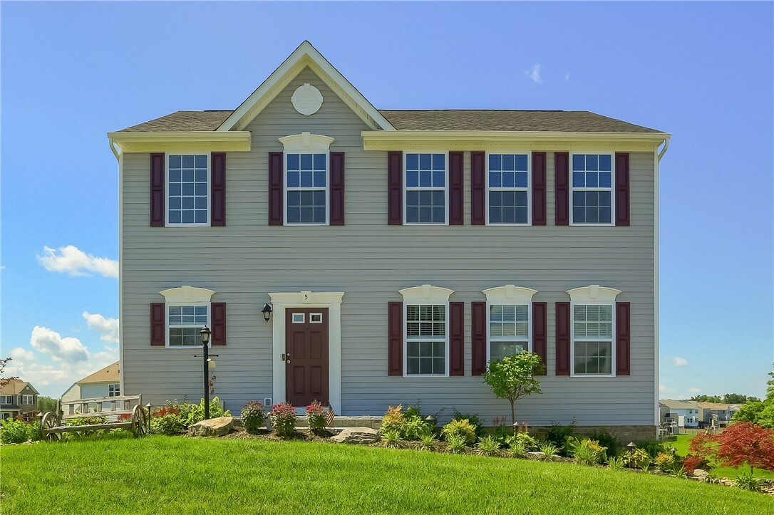 Property Photo: 5 Equestrian Drive PA 15126