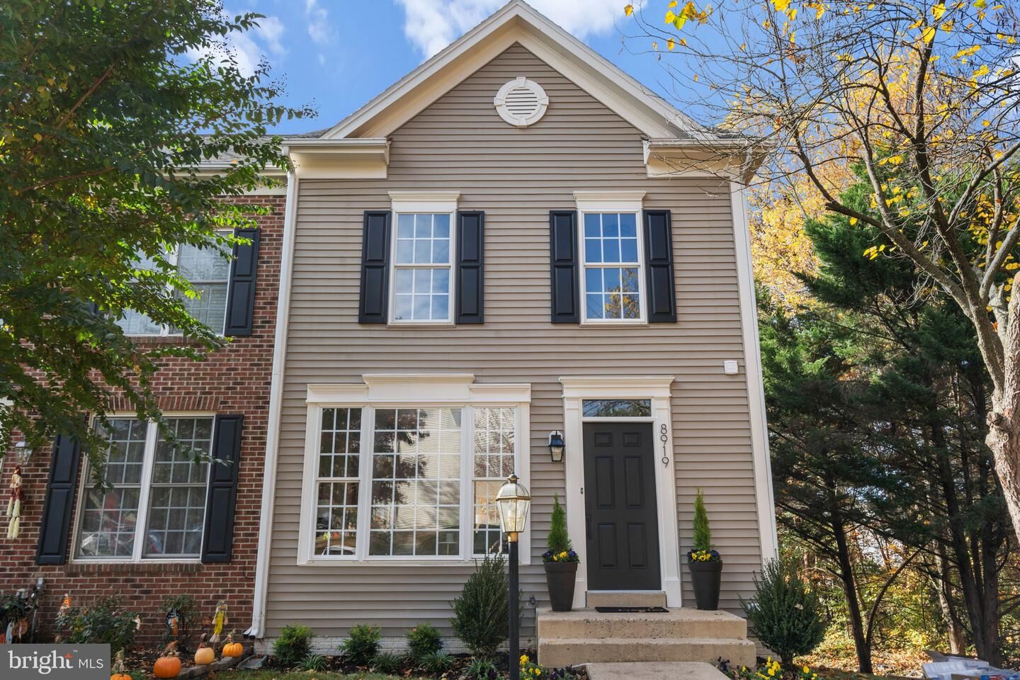 Property Photo:  8919 Stable Forest Place  VA 20136