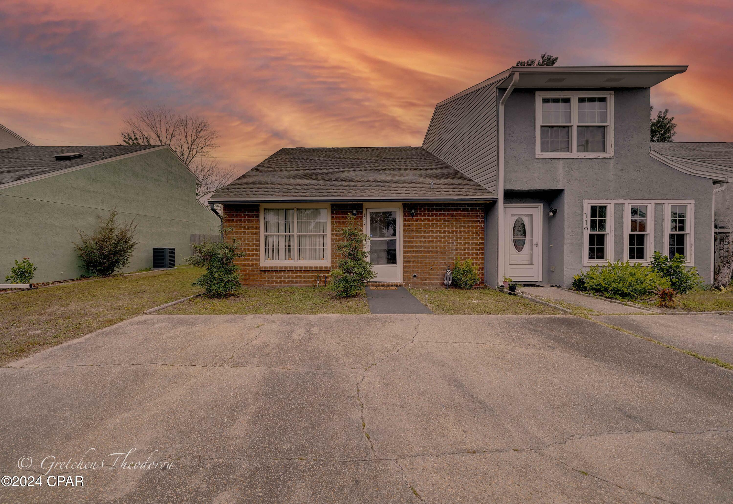 Property Photo: 117 Parker Village Circle FL 32404