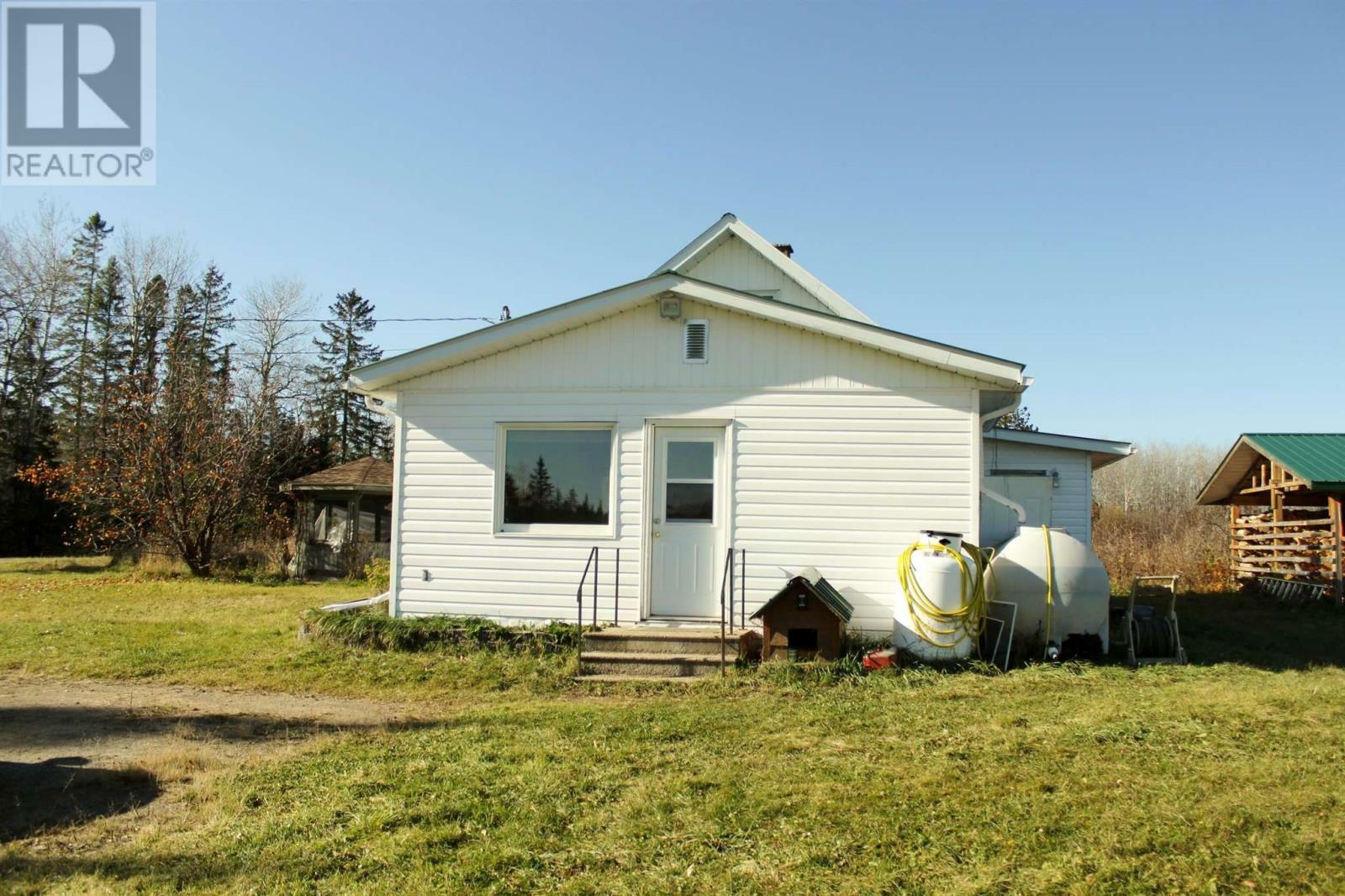 Property Photo:  516 Berg Rd  ON P0W 1N0 