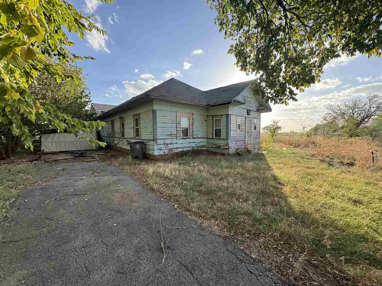 1608 SW Douglas Ave  Lawton OK 73501 photo