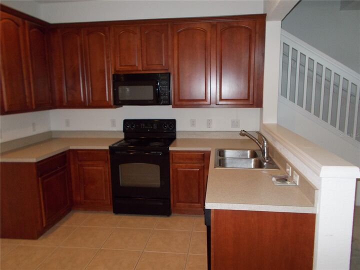 Property Photo: 998 Enclair Street FL 32828