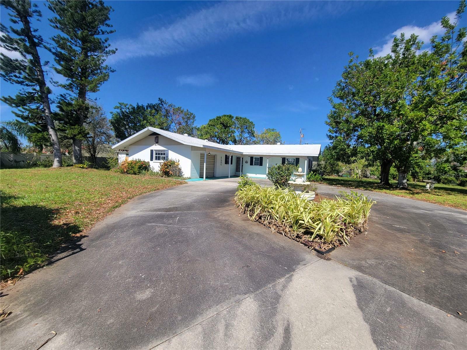 Property Photo:  5420 13th Ave Dr W Avenue W  FL 34209 