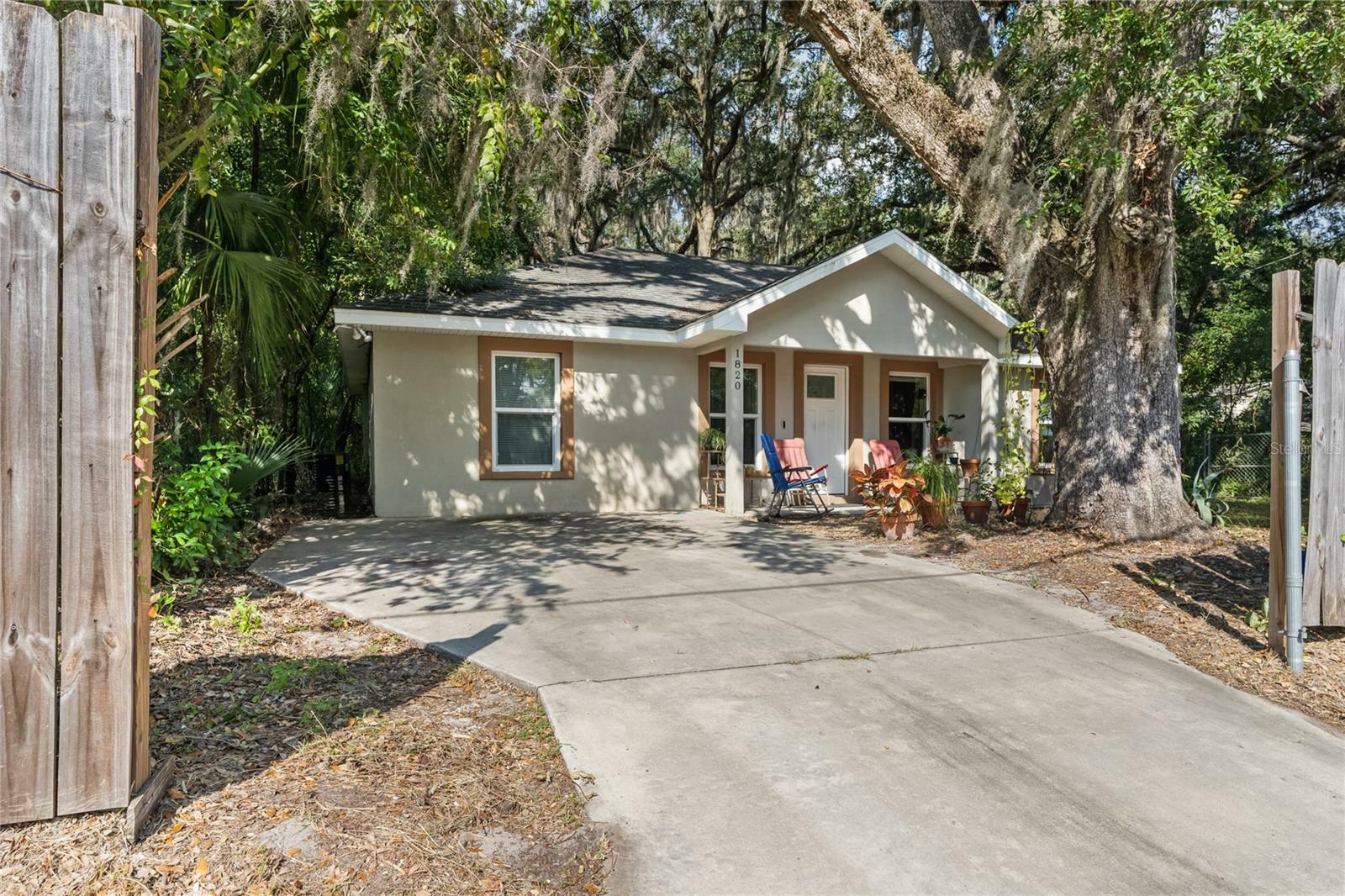 Property Photo:  1820 E University Avenue  FL 32641 