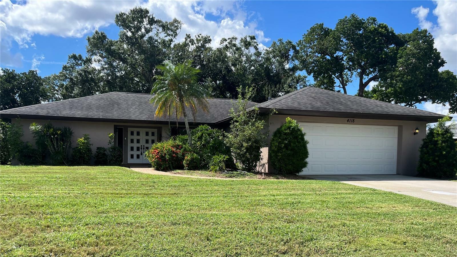 Property Photo:  4118 Southwell Way  FL 34241 