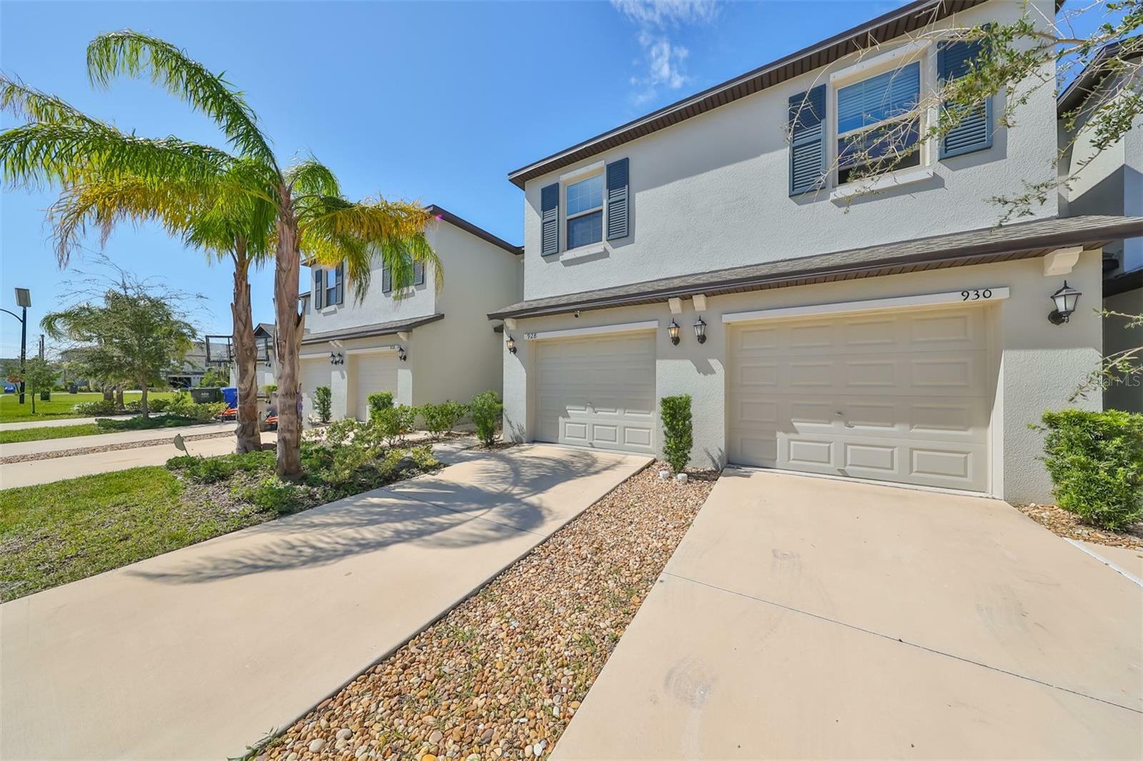 Property Photo:  928 Royal Empress Drive  FL 33570 