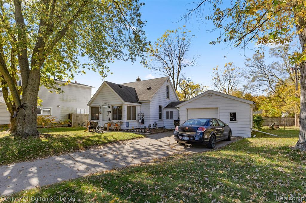 Property Photo: 6046 Vivian Street MI 48180 1204