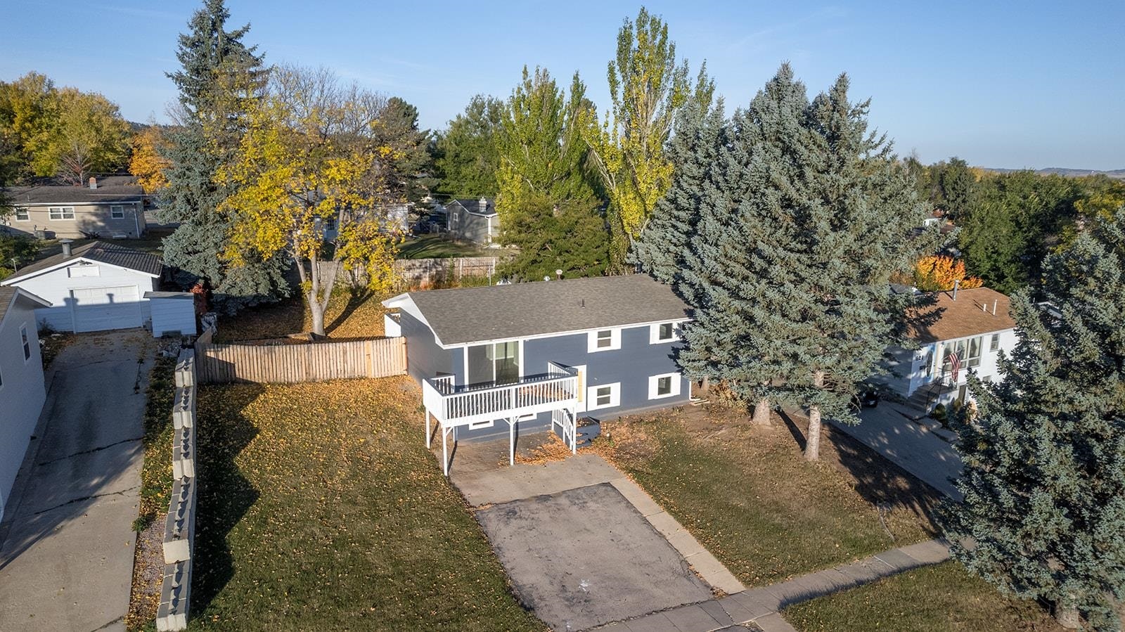 Property Photo:  915 Jonas Boulevard  SD 57783 