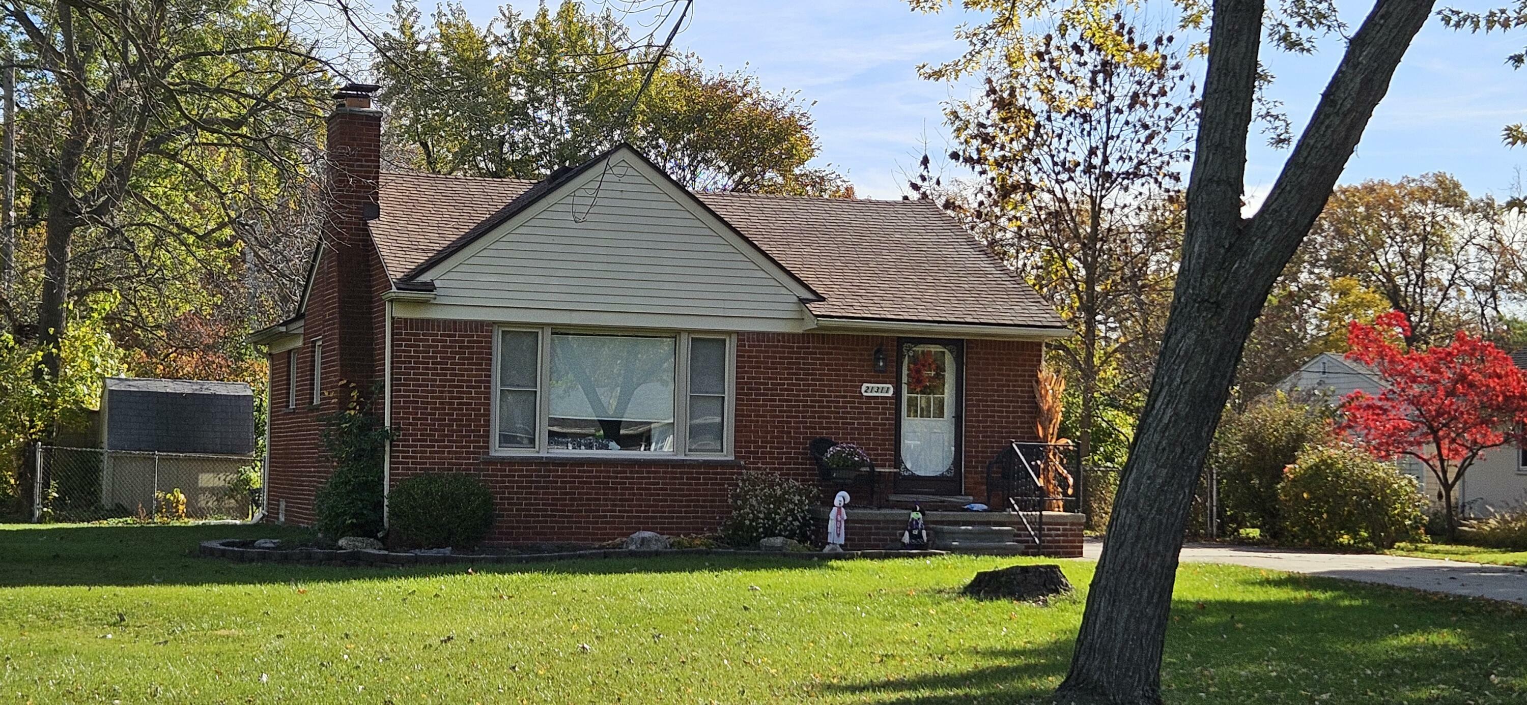 Property Photo:  21311 Meridian Road  MI 48138 