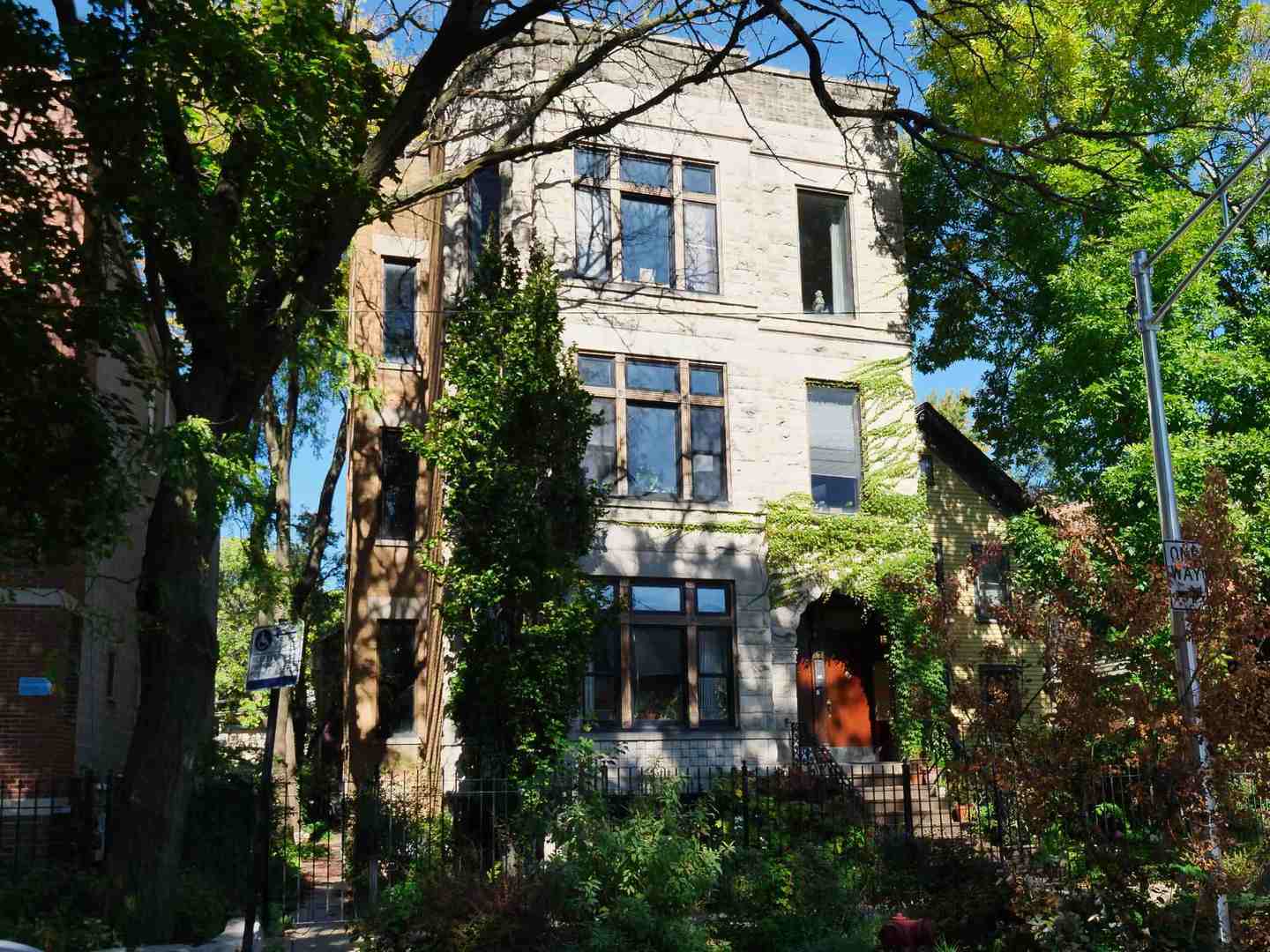 Property Photo:  2128 W Evergreen Avenue  IL 60622 