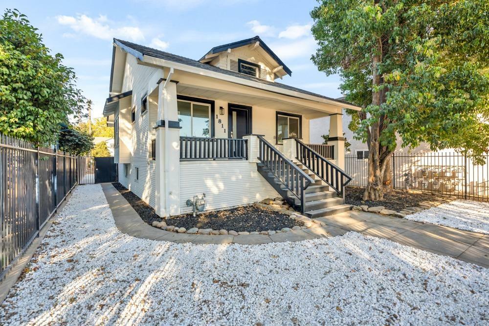 Property Photo:  1811 W Street  CA 95818 