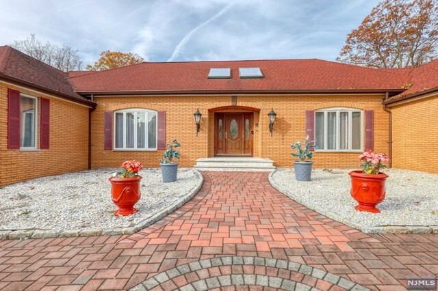 Property Photo:  91 Chestnut Ridge Road  NJ 07458 