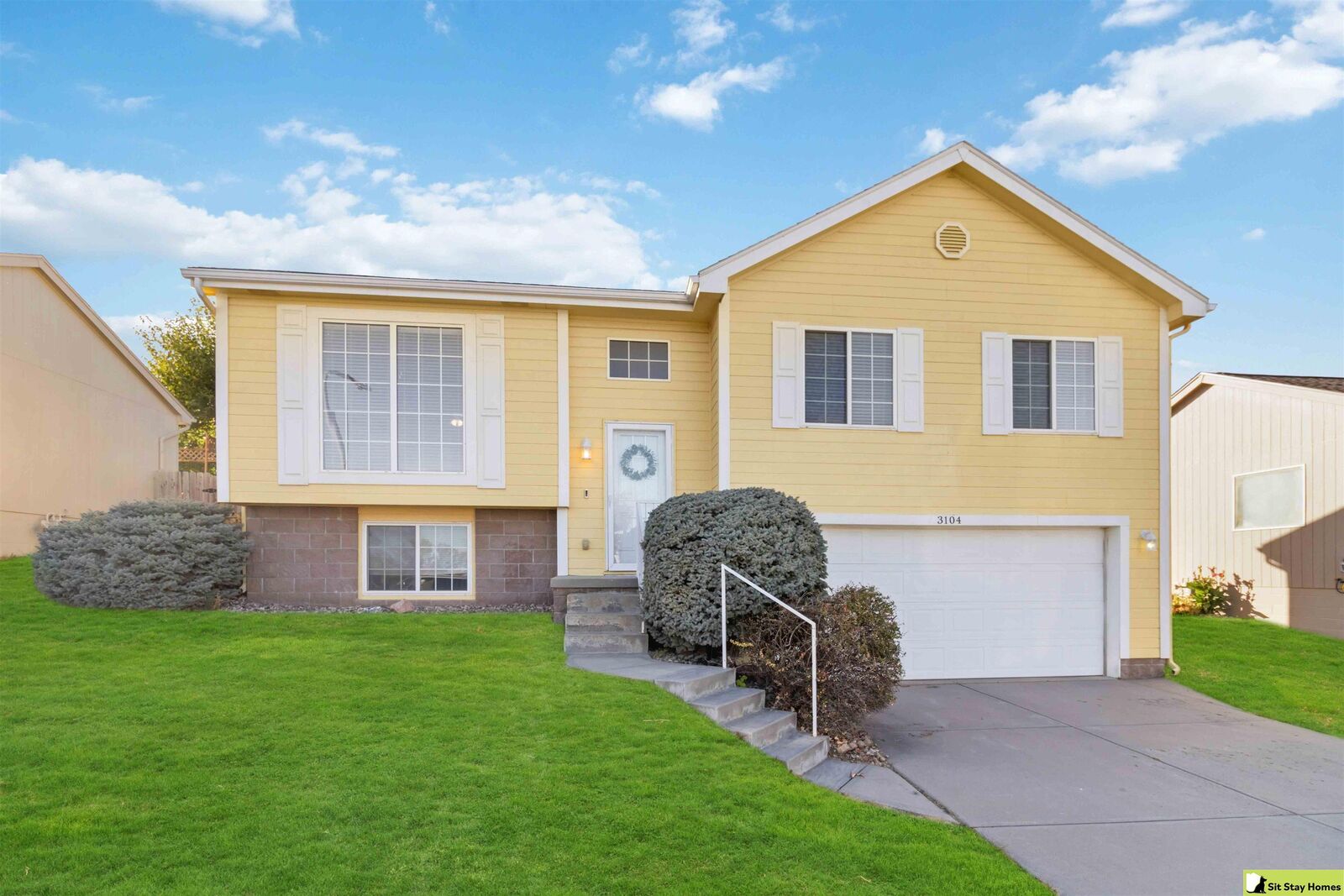 Property Photo:  3104 N 150 Street  NE 68116 