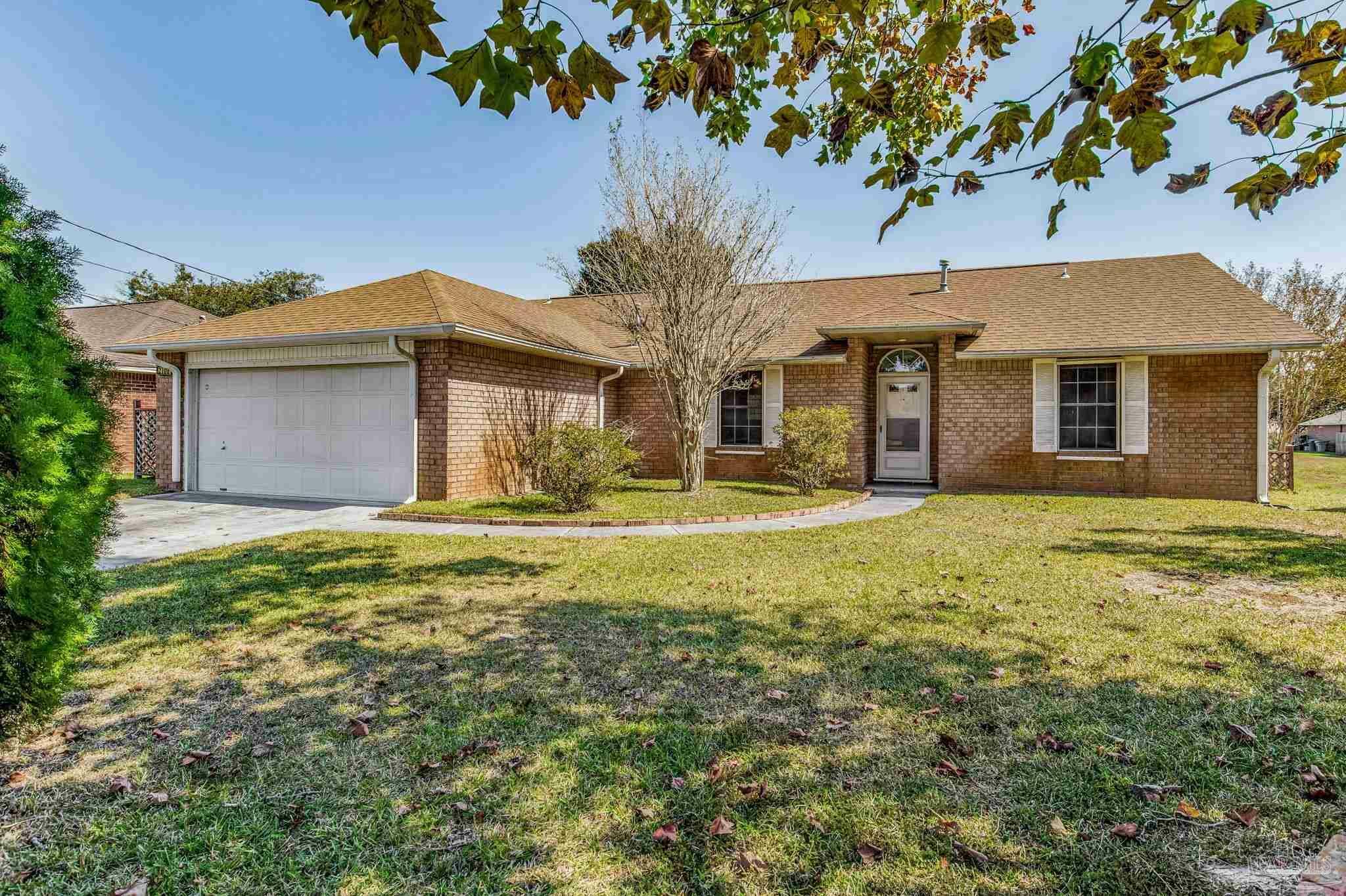 Property Photo:  2108 Coral Creek Dr  FL 32506 