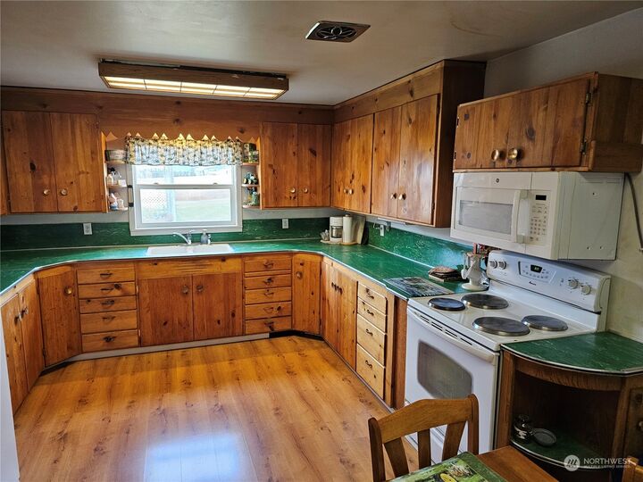 Property Photo:  196 A  Bolster Road  WA 98844 