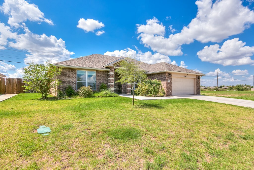 Property Photo:  5501 Coral Way  TX 76904 