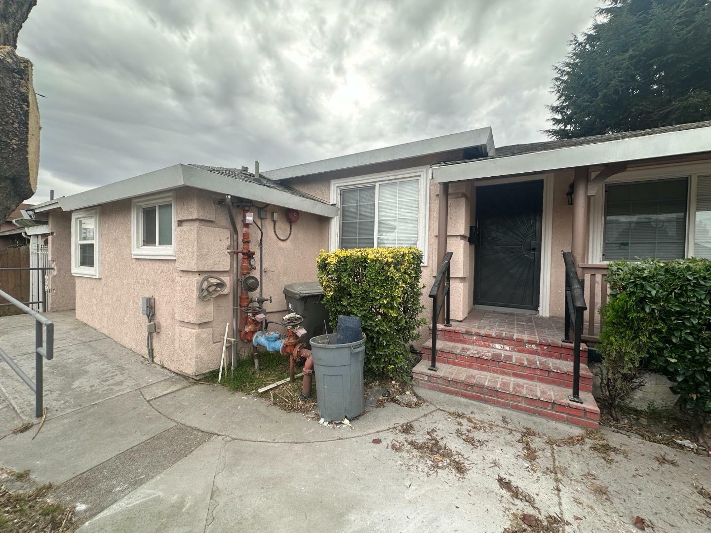 Property Photo:  827 East Lewelling Boulevard  CA 94541 