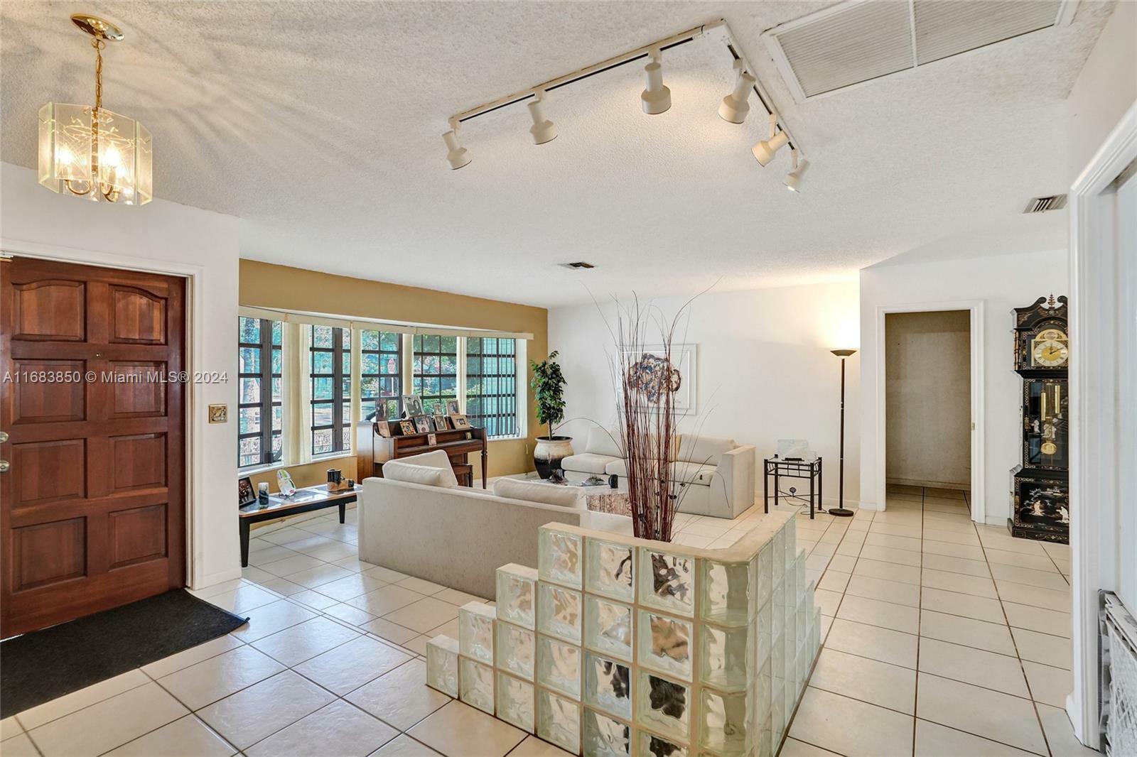 Property Photo:  3300 N Hills Dr  FL 33021 