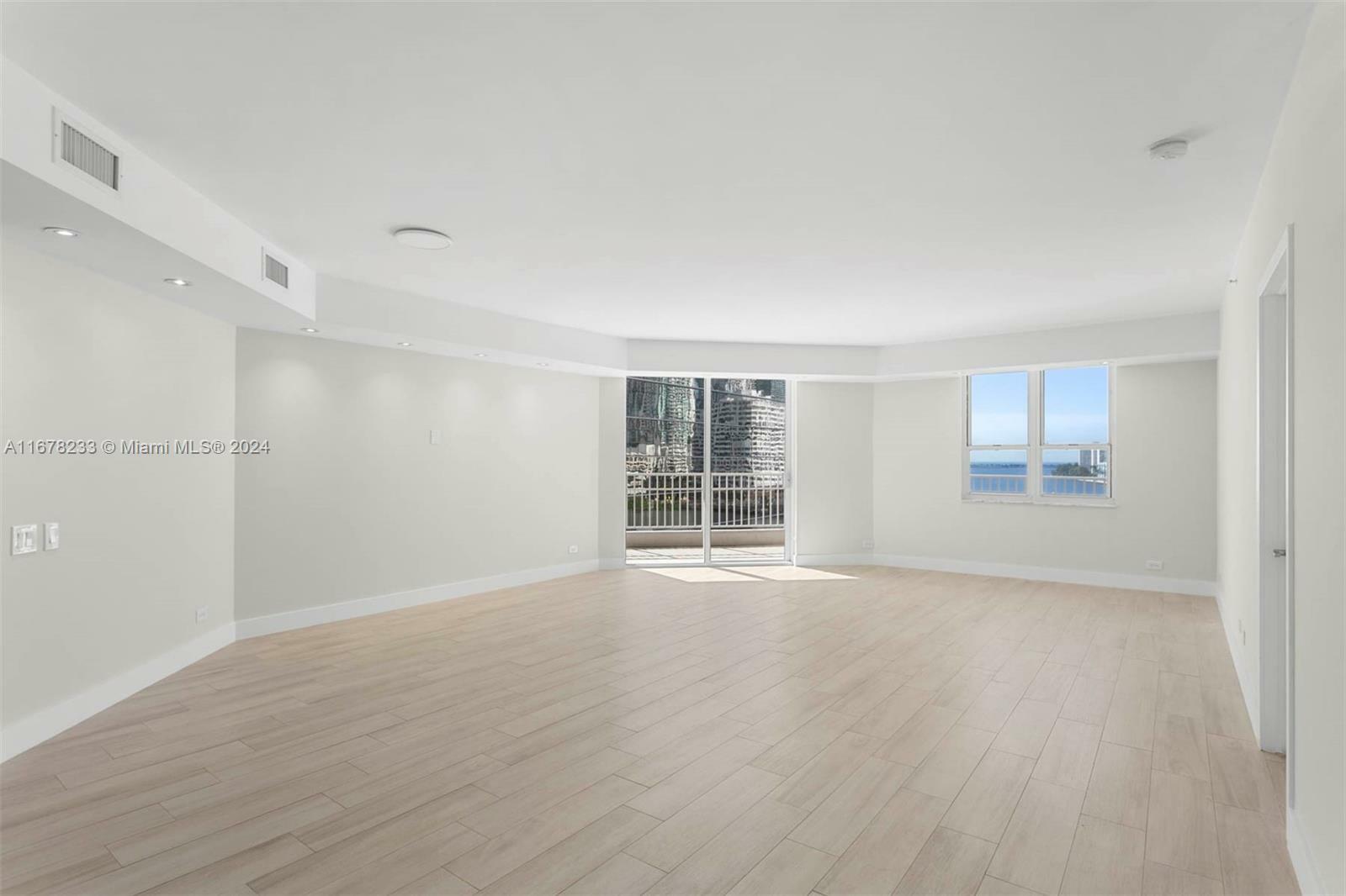 Property Photo:  701 E Brickell Key Blvd 812  FL 33131 