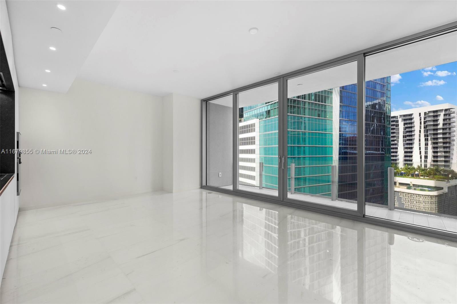 Property Photo:  300 Biscayne Blvd Way 1908W  FL 33131 