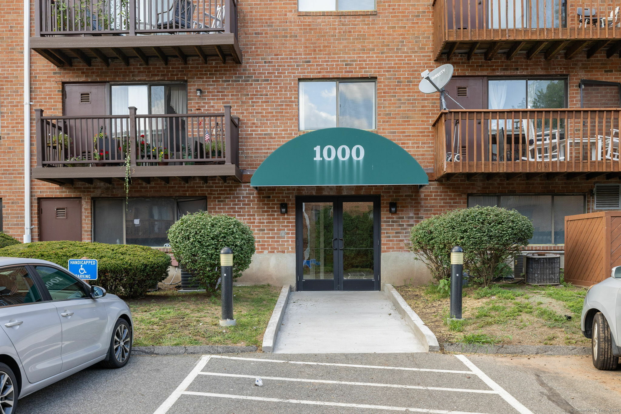 Property Photo:  1103 Harbor View Drive 1103  CT 06067 