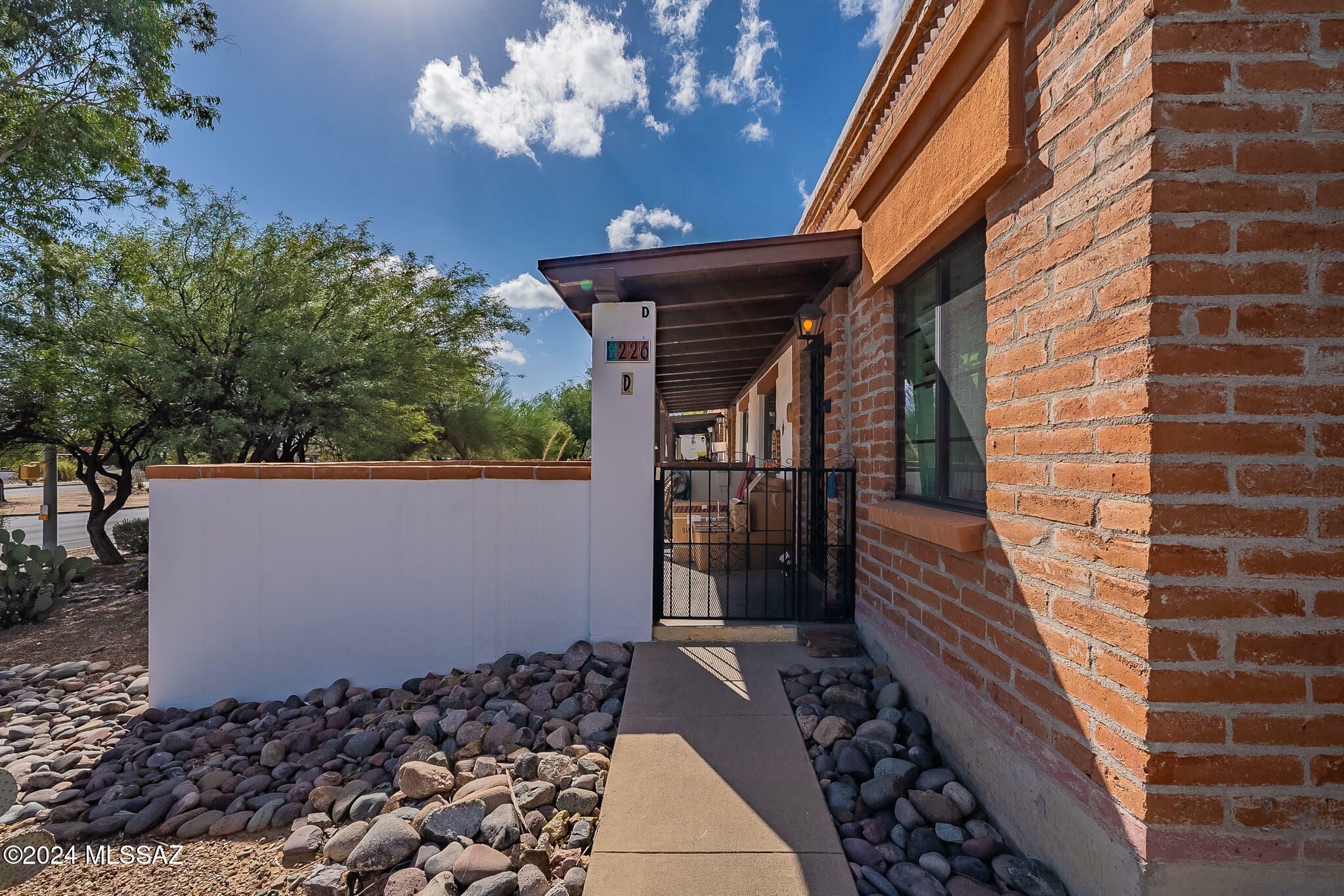 Property Photo:  226 S La Canada D  AZ 85614 