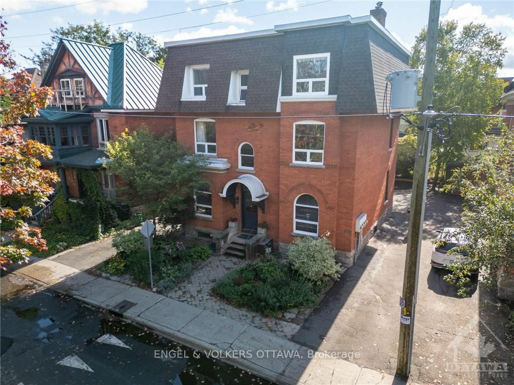 Photo de la propriété:  120 Lewis St  ON K2P 0S7 