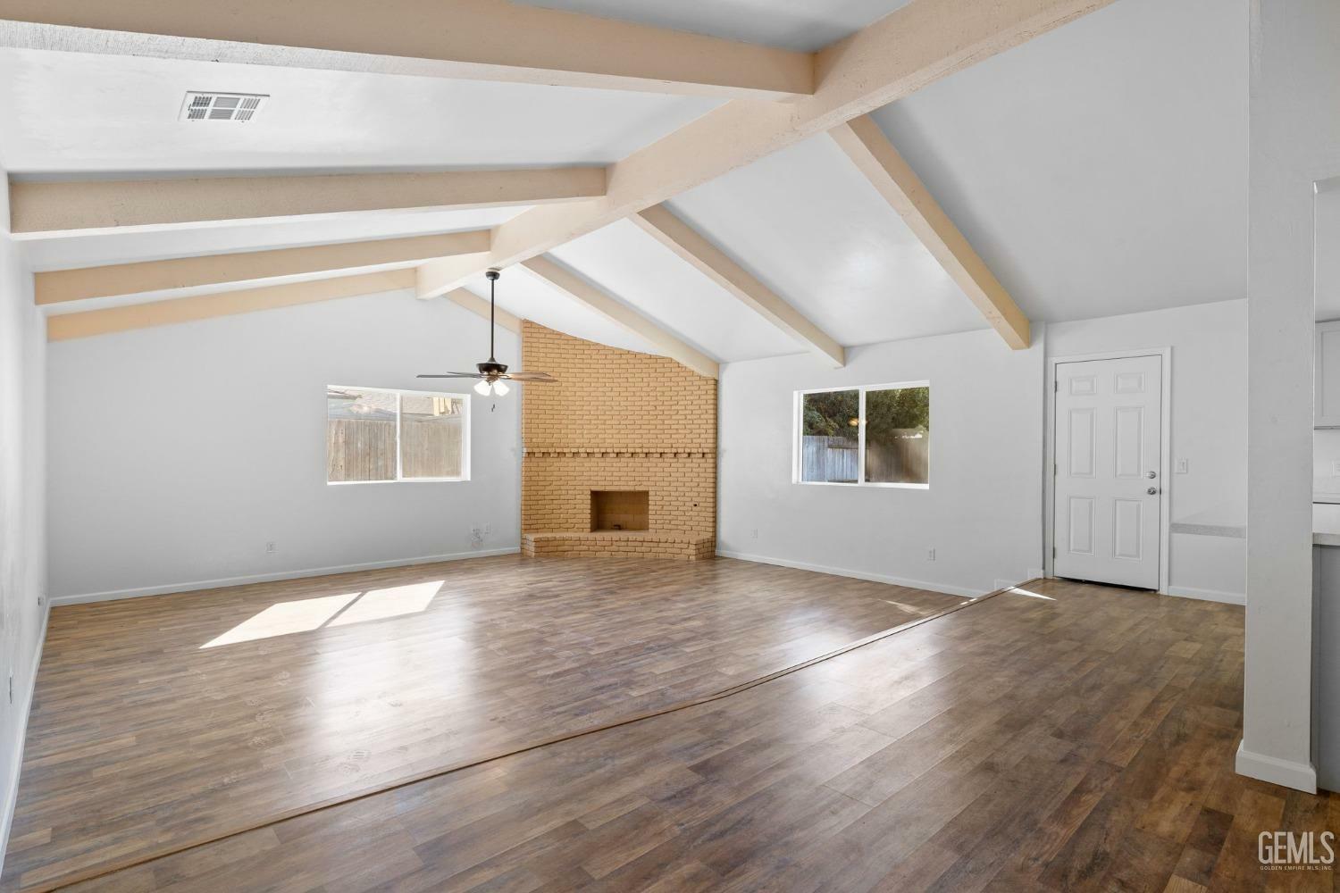 Property Photo:  605 Winchester Street  CA 93309 