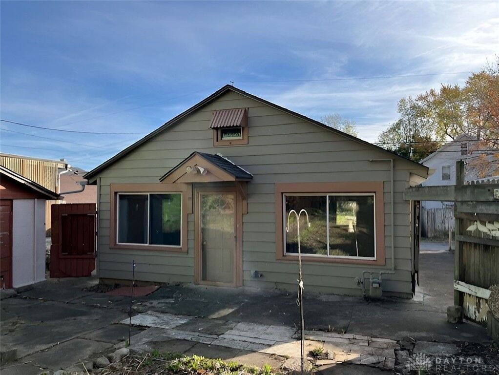 Property Photo:  1142 Holly Avenue  OH 45410 