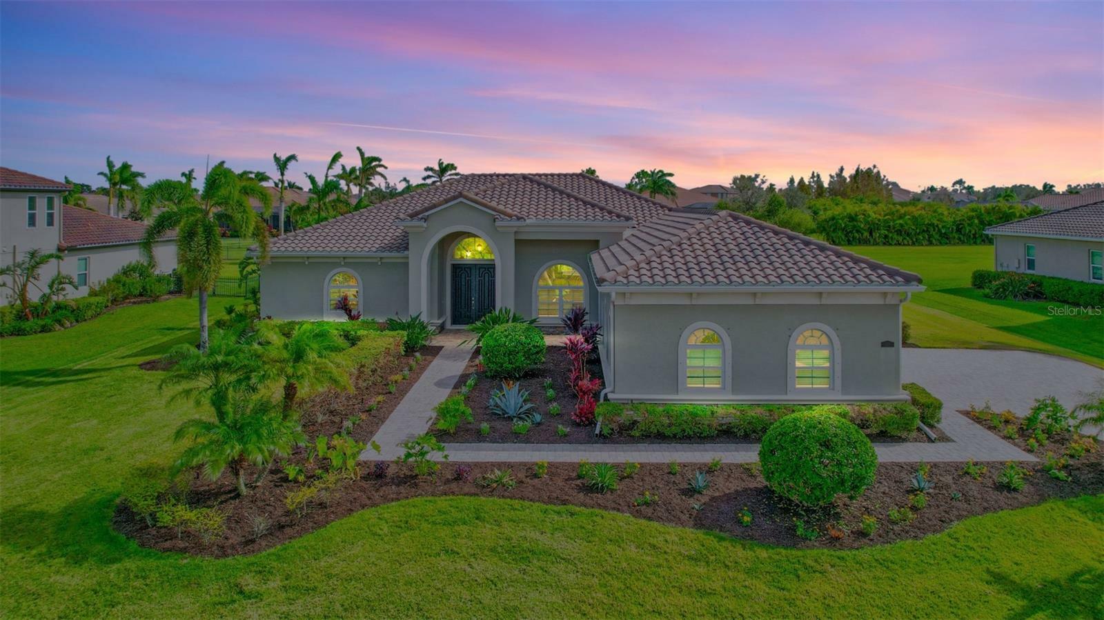 Property Photo: 16806 1st Avenue E FL 34212