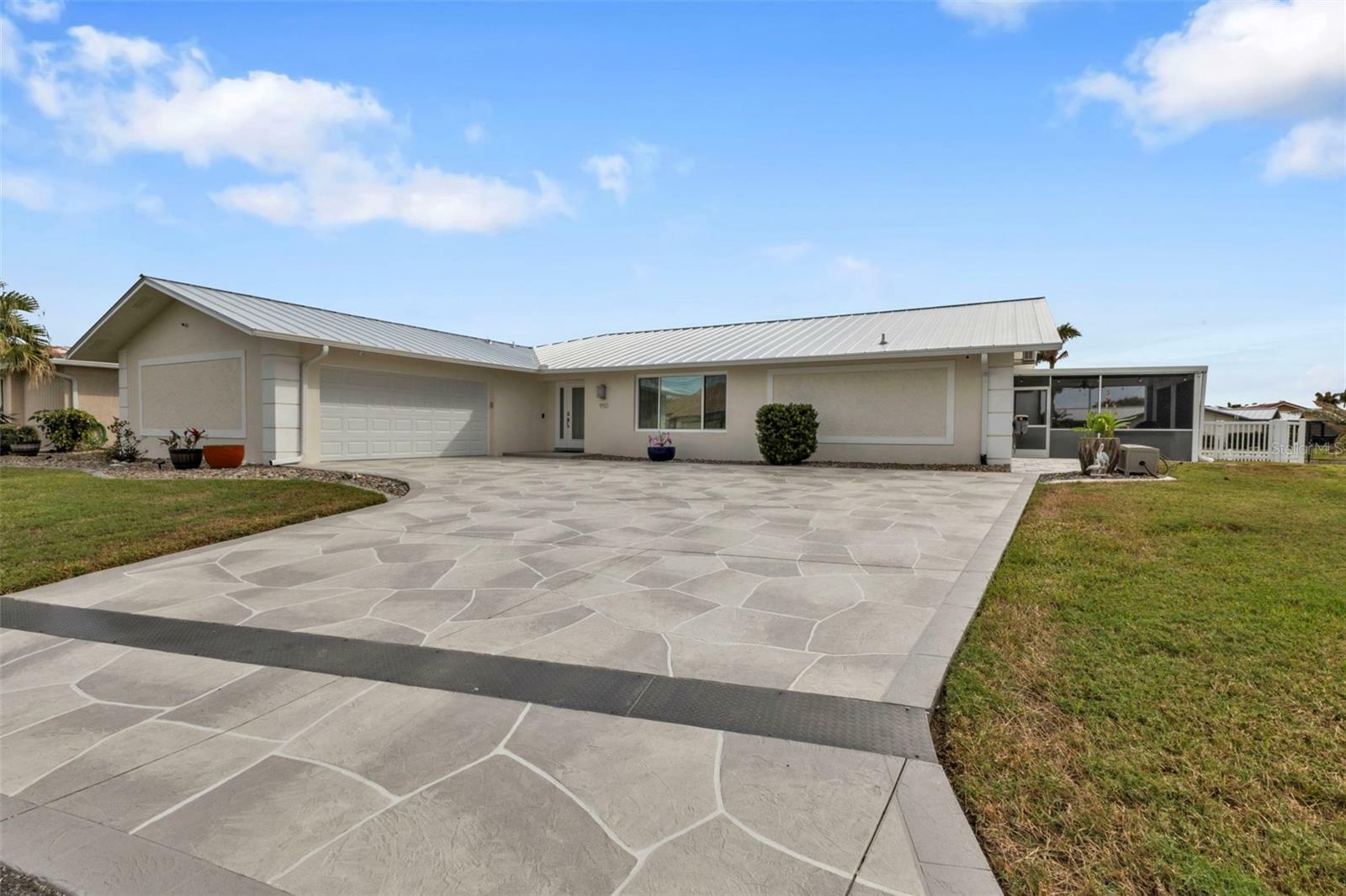 Property Photo: 950 Genoa Court FL 33950