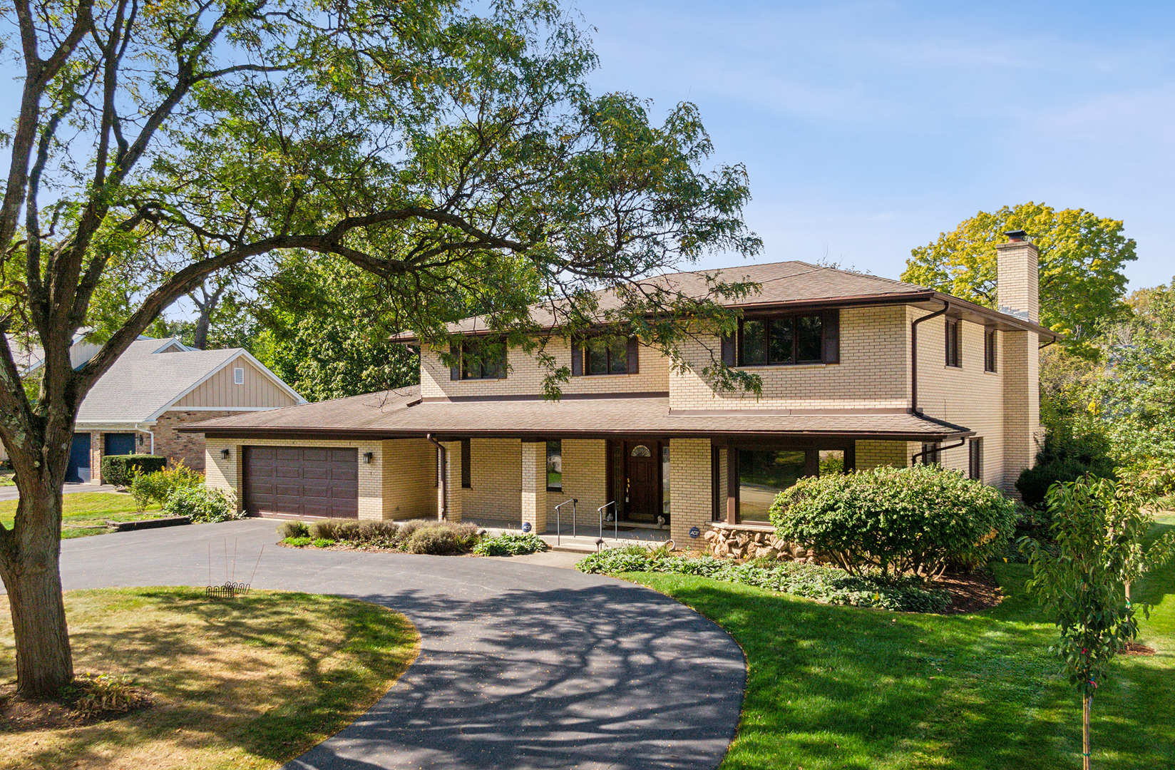 25 Cambridge Drive  Oak Brook IL 60523 photo