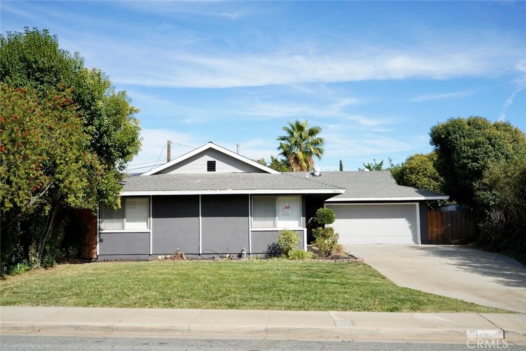 Property Photo: 1116 Thompson Avenue N CA 92220
