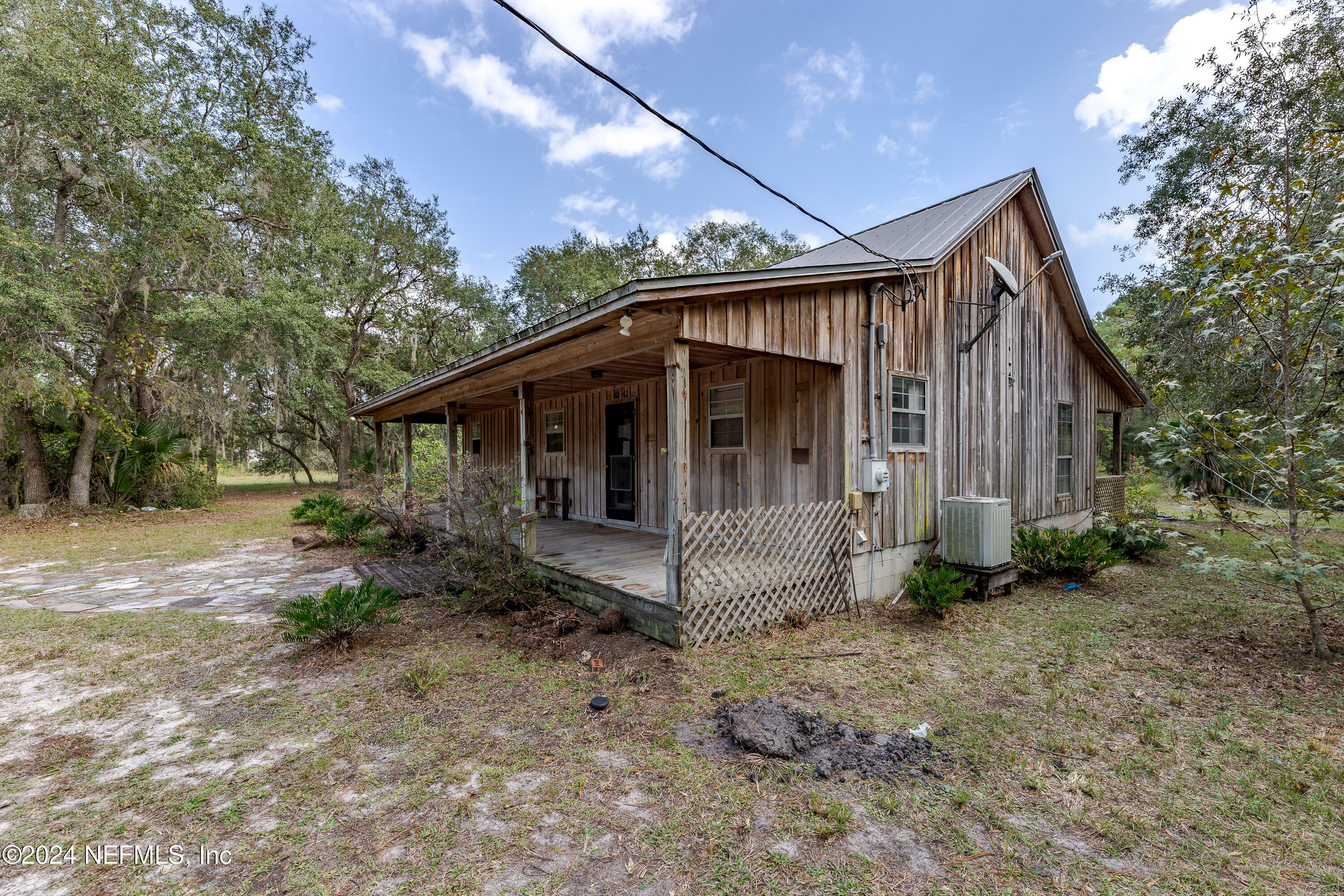 Property Photo:  225 Pioneer Trail  FL 32043 