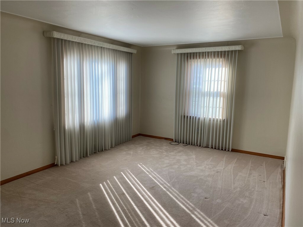 Property Photo: 421 W Omar Street OH 44471
