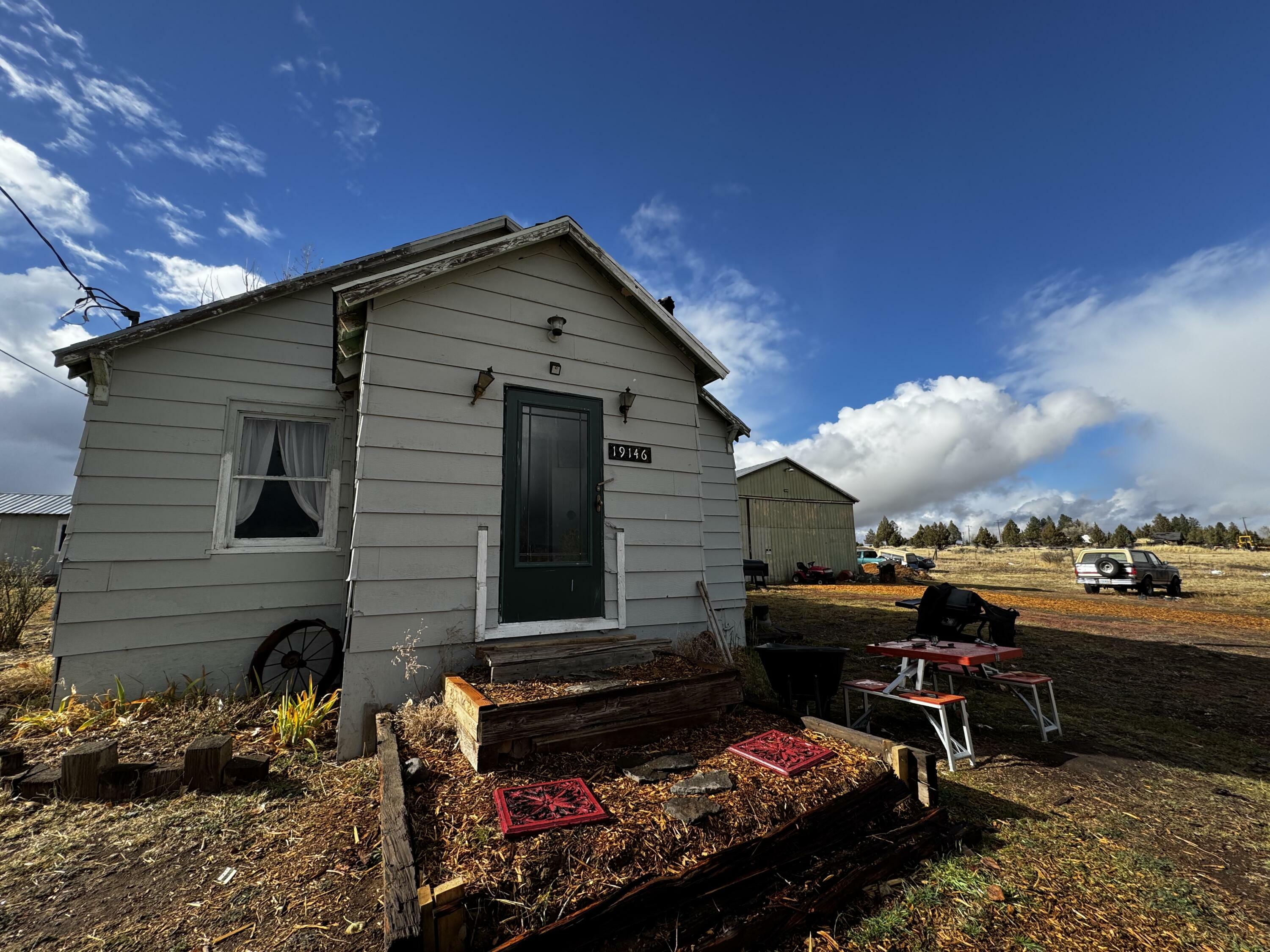 Property Photo:  19146 Crane Street  OR 97622 