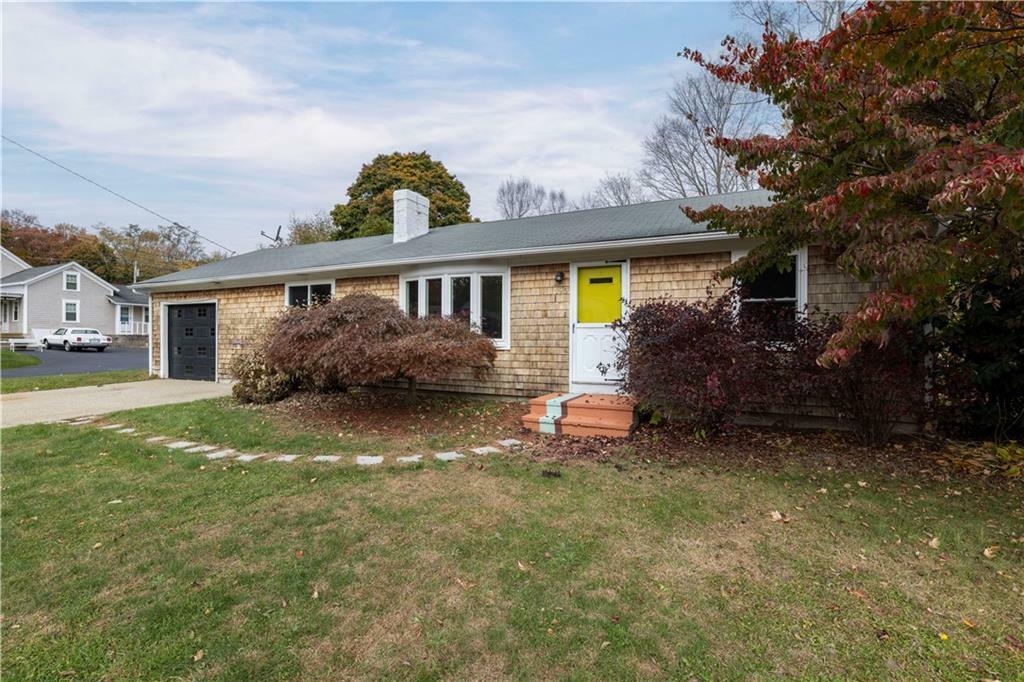 Property Photo: 195 Glenwood Drive RI 02852