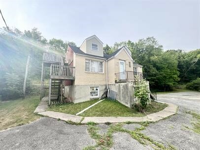 Property Photo:  2582 Pitcairn Rd 3  PA 15146 