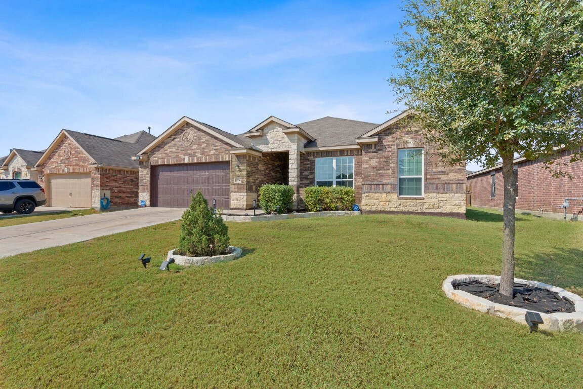 Property Photo:  1336 Twin Estates Drive  TX 78640 