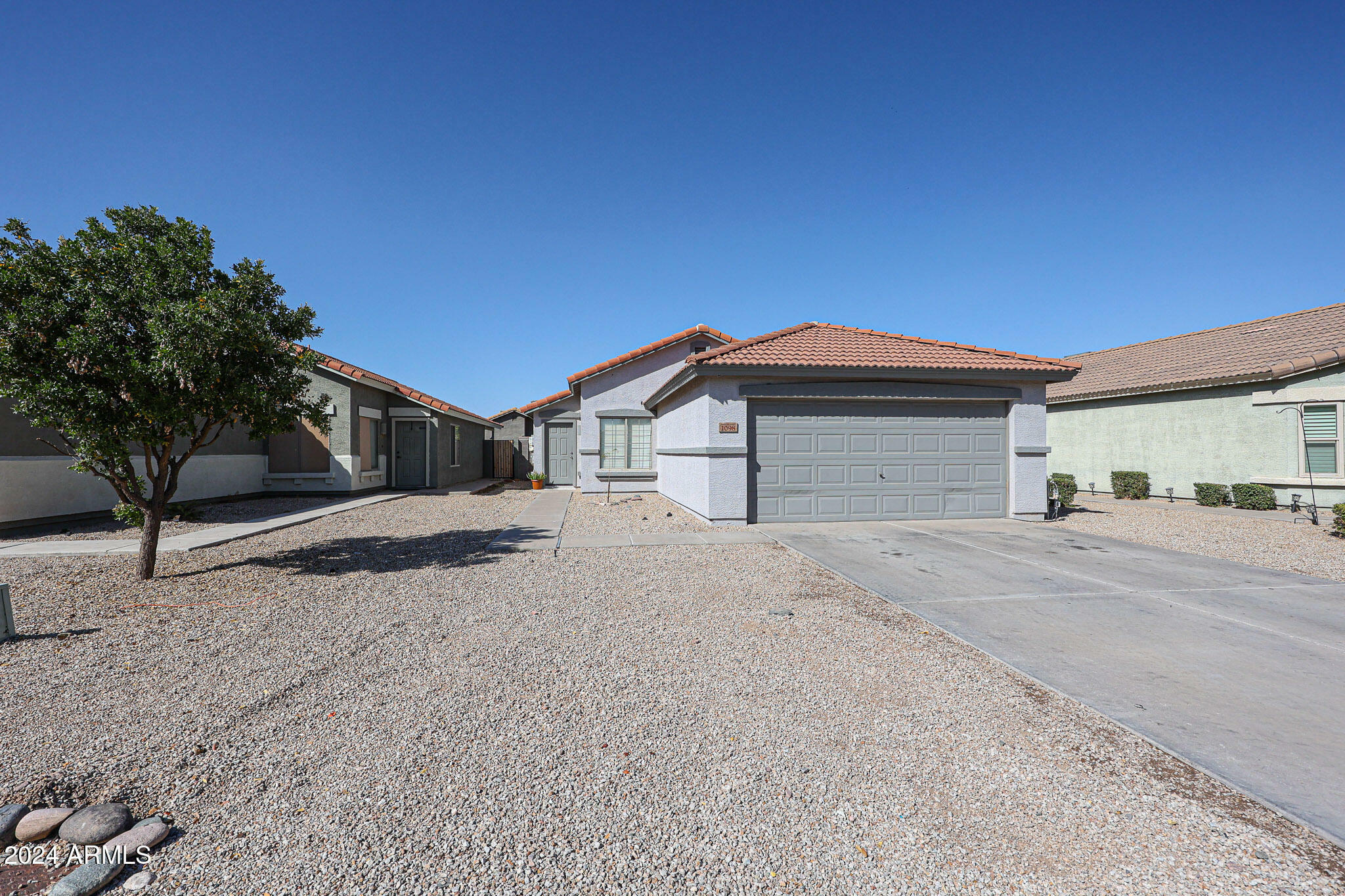 1098 E Nardini Street  San Tan Valley AZ 85140 photo