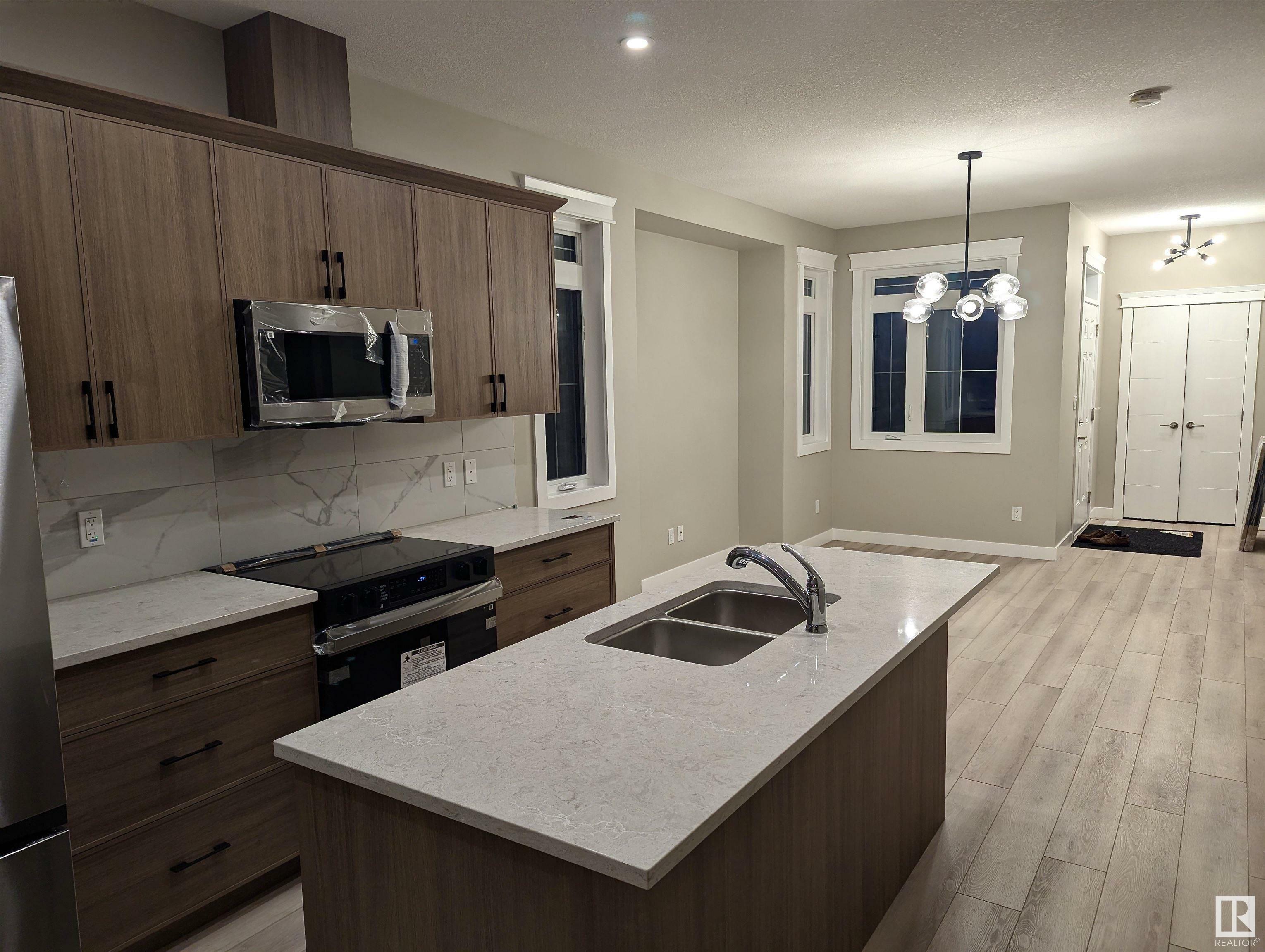 Property Photo:  6014 Naden Landing NW  AB T5E 6X6 