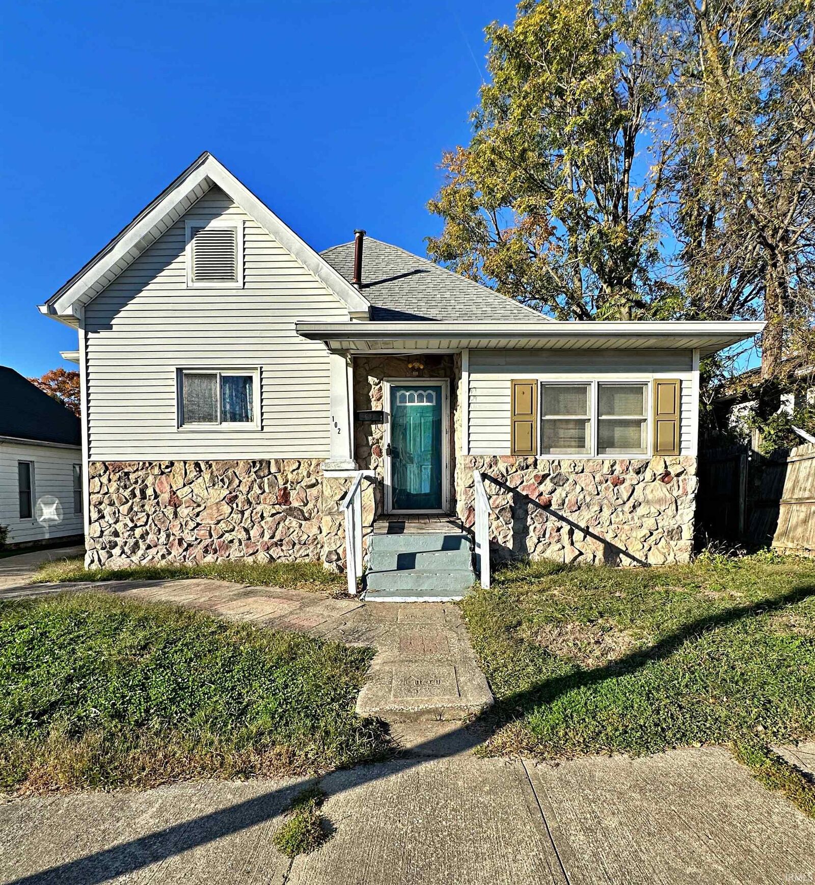 Property Photo:  102 W Walnut Street  IN 47501 