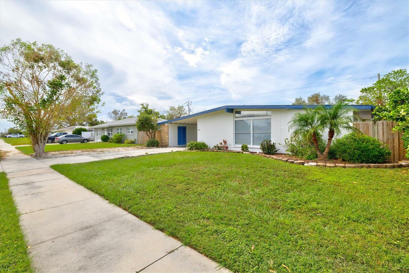 Property Photo:  1206 Harvard Avenue  FL 34207 