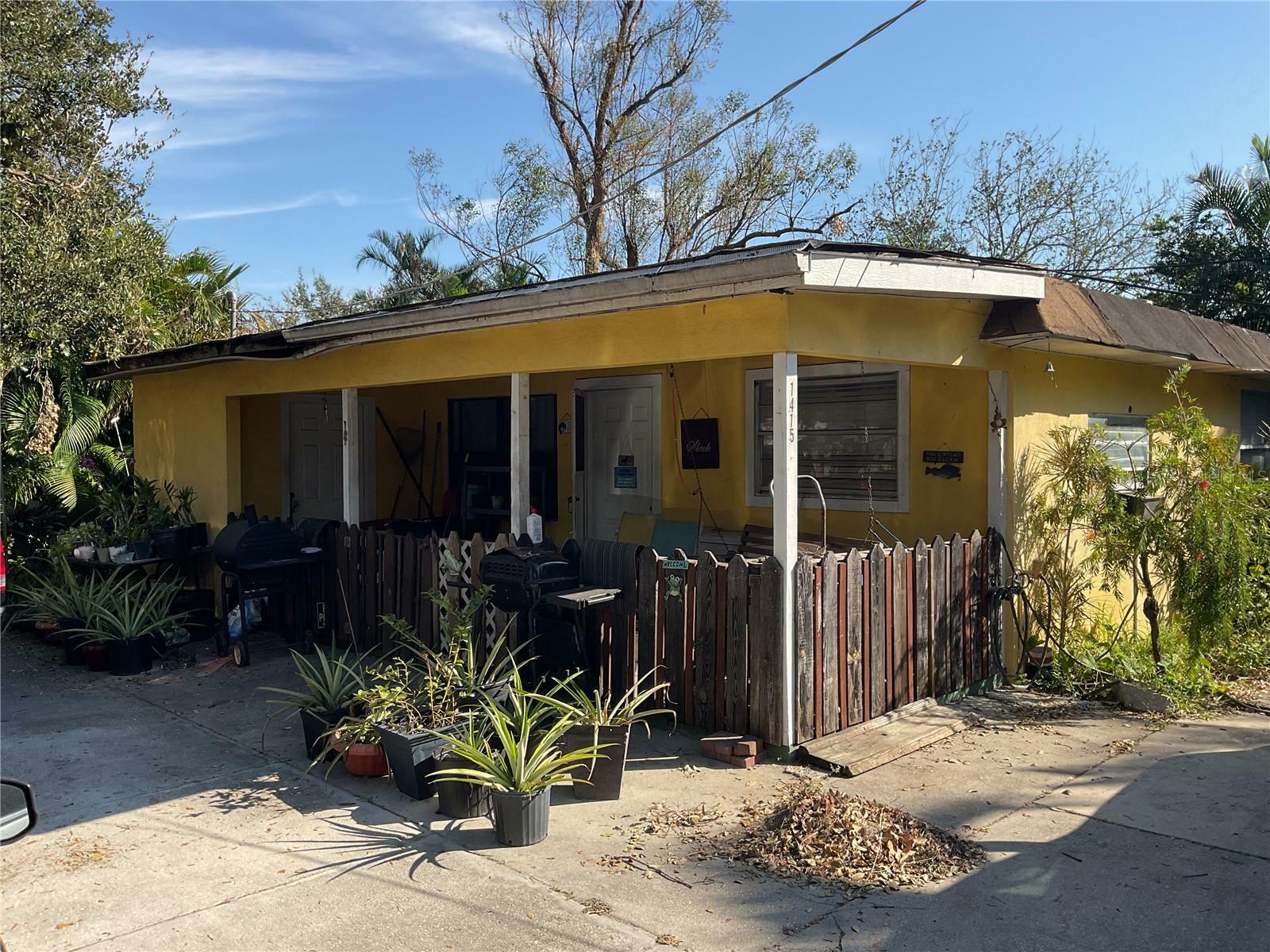 Property Photo:  1415 29th Avenue E  FL 34208 