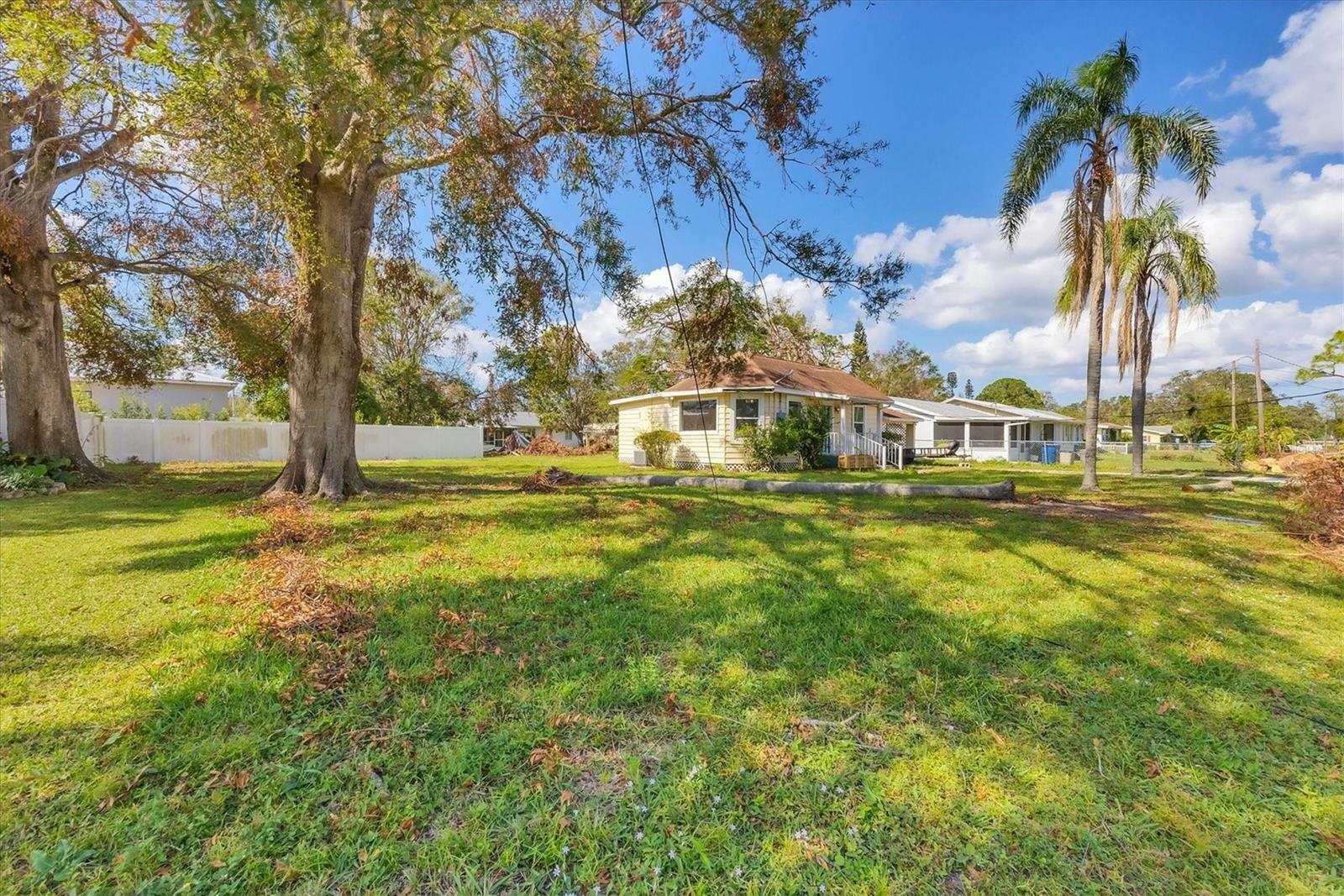 Property Photo:  310 41st Street W  FL 34209 