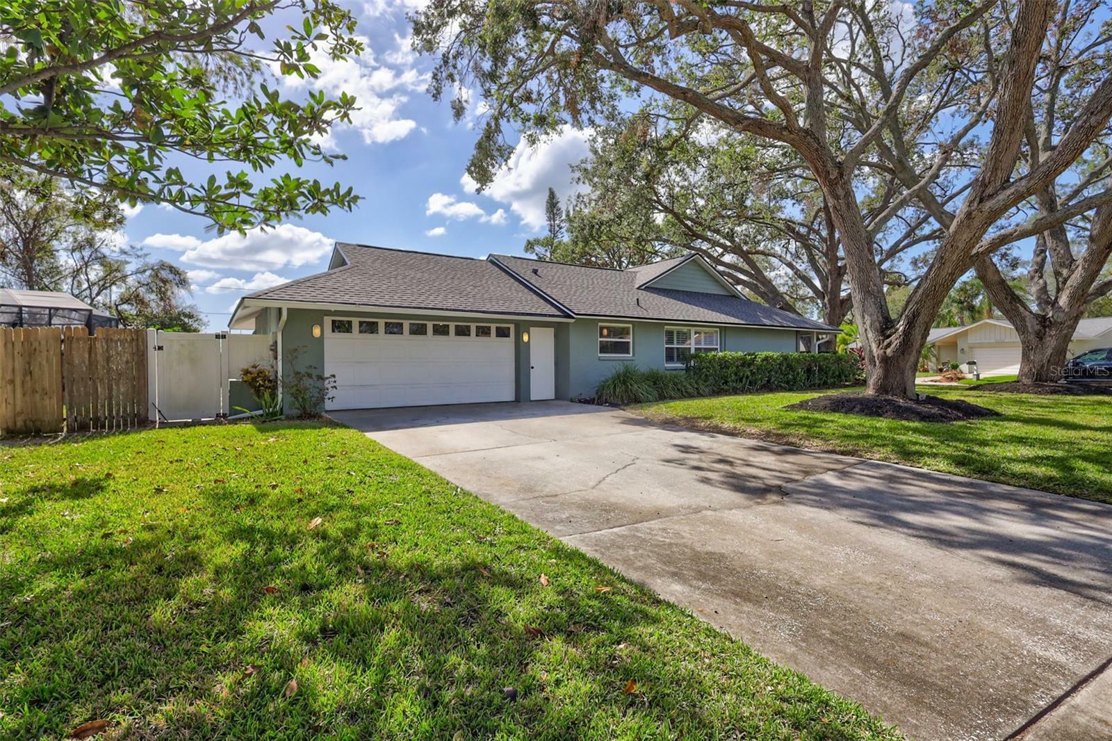 Property Photo:  9598 103rd Avenue  FL 33777 