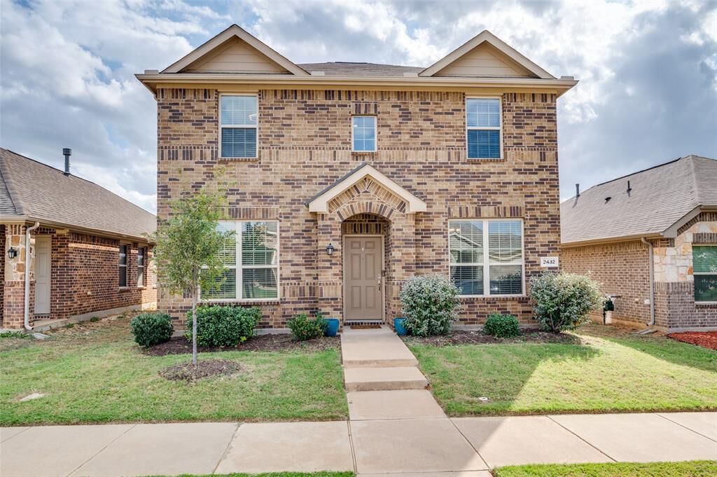 Property Photo:  2432 Evening Stone Drive  TX 76227 